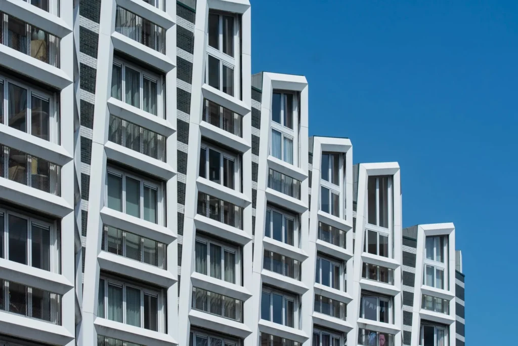 Modern appartementencomplex in Zaandam met veel ramen